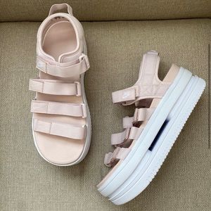 Nike Icon Classics Sandals